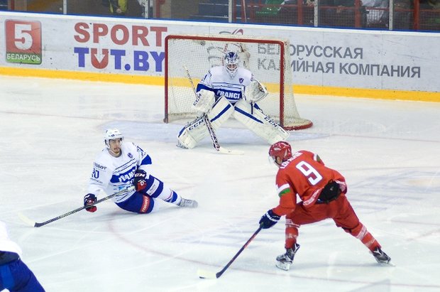 Хоккеисты сборной Беларуси забросили 8 шайб французам в матче Евровызова
