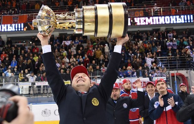 Федерация хоккея назвала лучшего игрока и тренера Беларуси в сезоне-2015/16