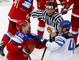 Российские хоккеисты одержали вторую победу на ЧМ-2014